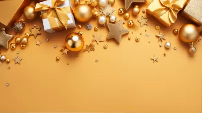 圣誕玩具平鋪黃金背景，啟迪心靈的圣誕奇幻世界。