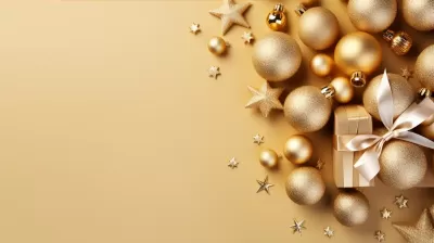 圣誕玩具平鋪黃金背景，啟迪心靈的圣誕奇幻世界。