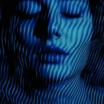 幻覺中的女子：模糊線條與光影的交織