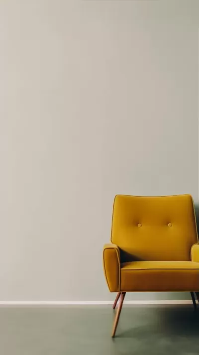橄榄绿色扶手椅：在Instagram故事中打造中性背景的左下角角度