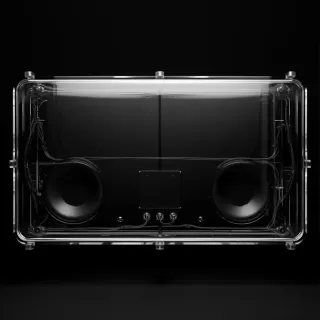 时尚现代极简主义巨型透明矩形音箱，黑白色线缆，黑白背景，4K高清画质，细节丰富。